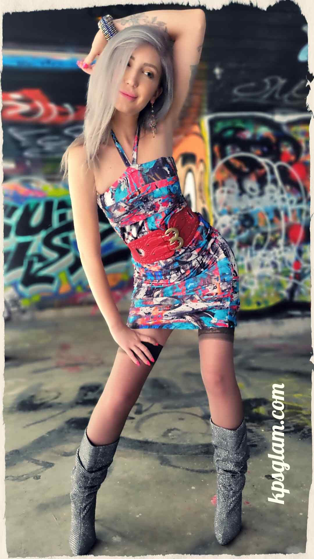 4 4